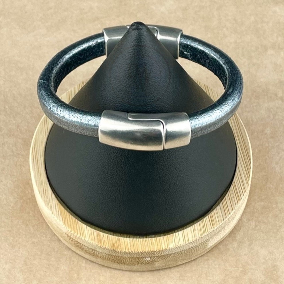 Metallic Silver Black Leather Unisex Cobo Bracelet-1