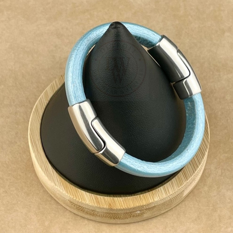 Metallic Sky Blue Leather Unisex Cobo Bracelet-2