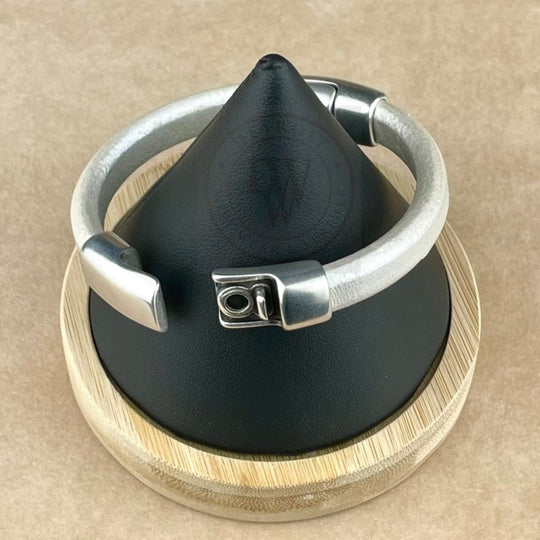 Metallic Pearl White Leather Unisex Cobo Bracelet-3