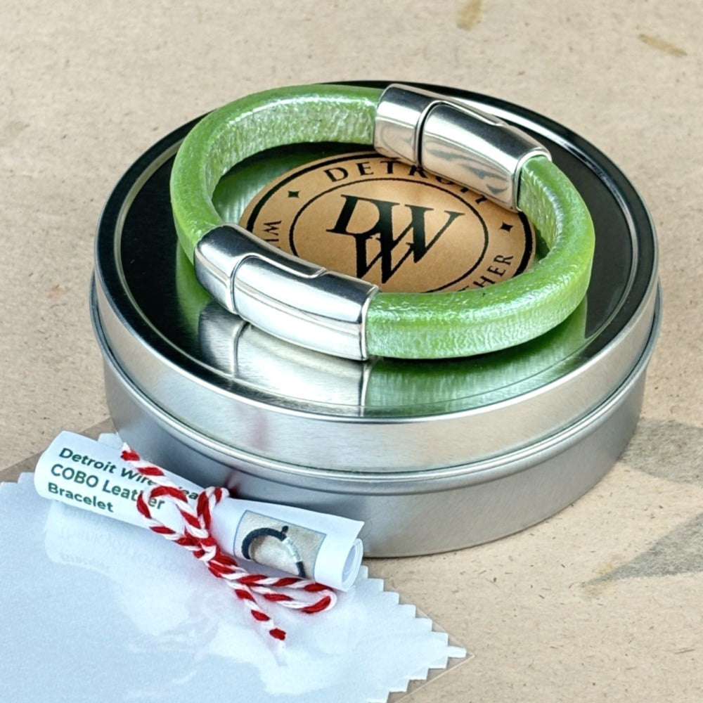 Metallic Orchid Leather Unisex Cobo Bracelet-4