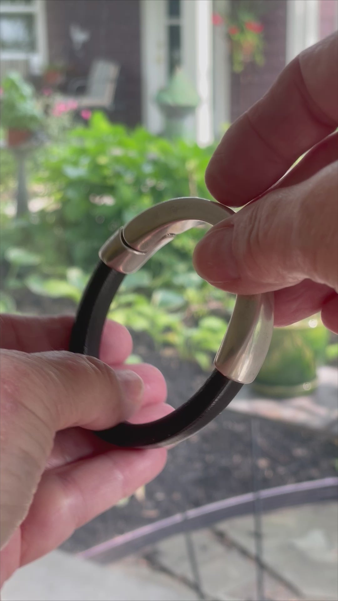 How to open and close the Arena Bracelet Clasp.